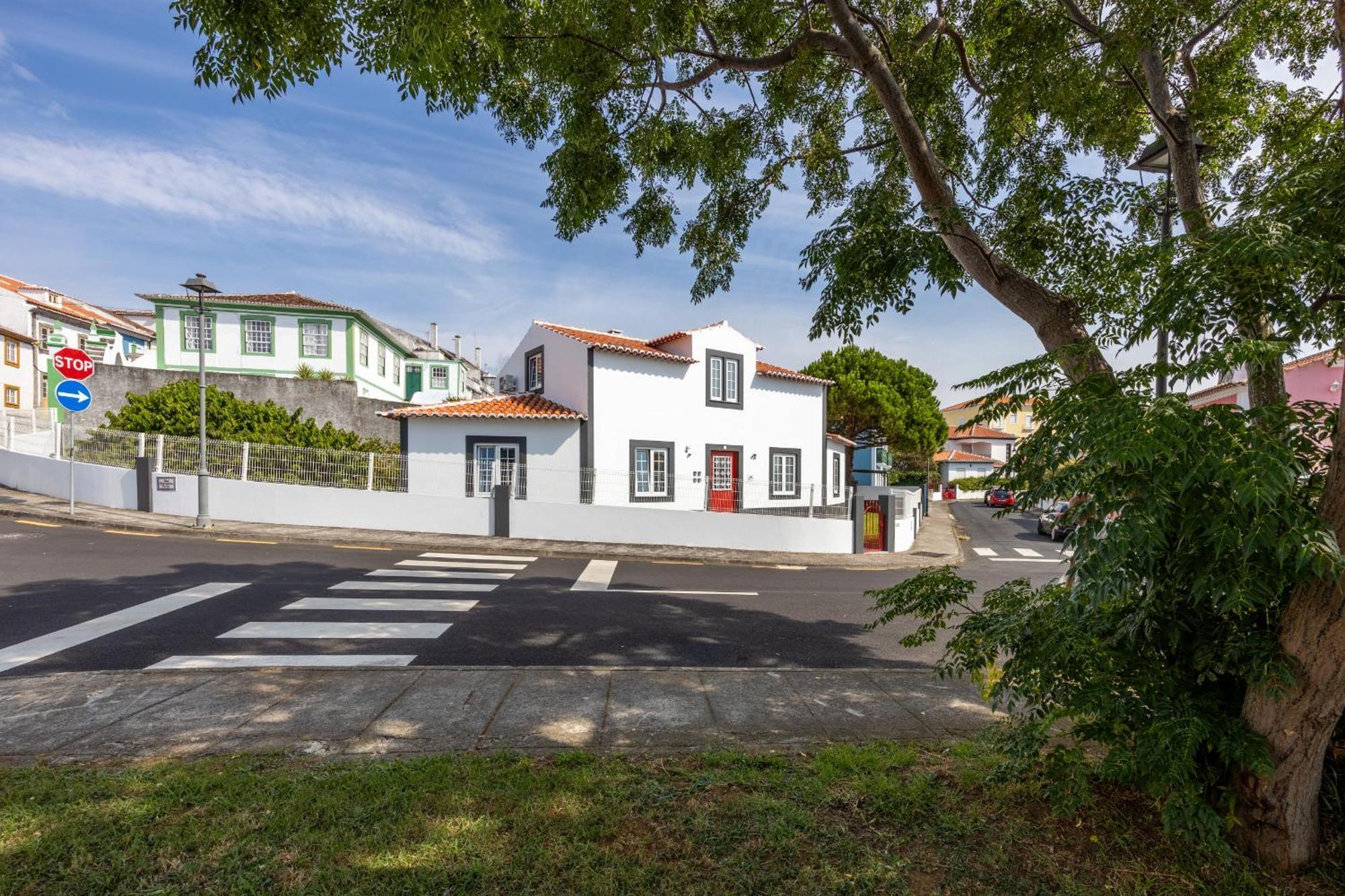 Angra Charming Suites By Seewest Angra do Heroísmo Exterior foto